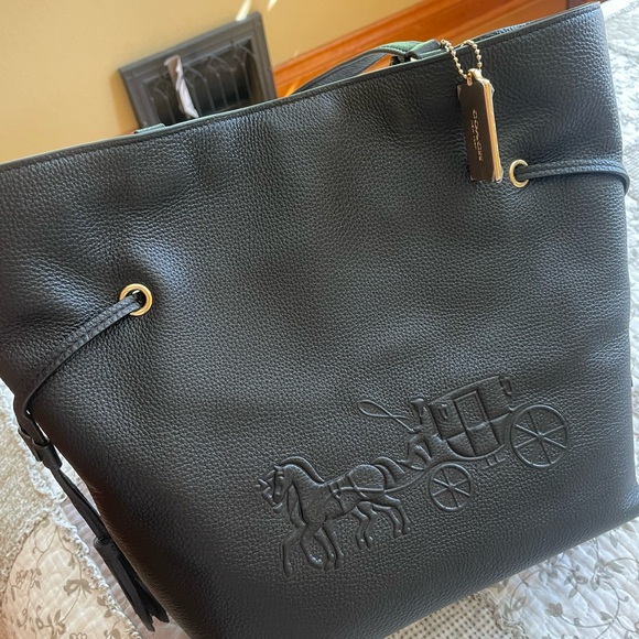 Coach Andy Tote - Picture 2 of 8